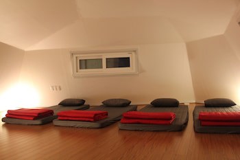 B My Guesthouse - Hostel