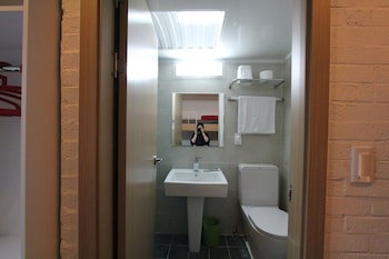 B My Guesthouse - Hostel
