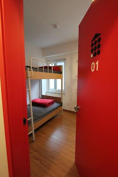 B My Guesthouse - Hostel