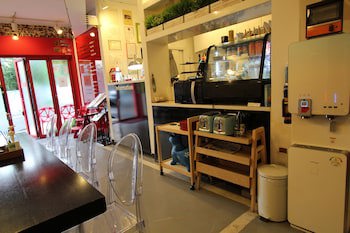 B My Guesthouse - Hostel