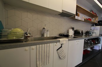 B My Guesthouse - Hostel