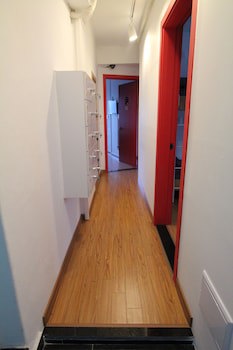 B My Guesthouse - Hostel