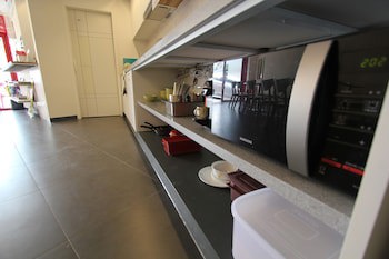 B My Guesthouse - Hostel