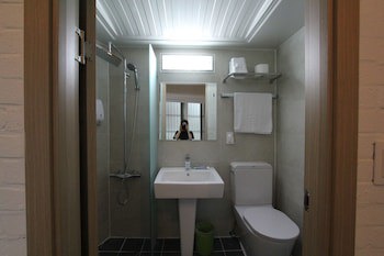B My Guesthouse - Hostel