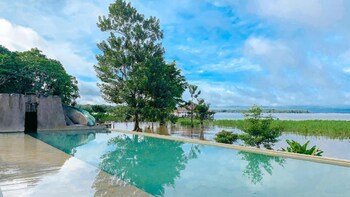 Hotel On Vacation Amazon