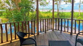 Hotel On Vacation Amazon