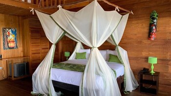 Hotel On Vacation Amazon