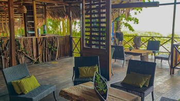 Hotel On Vacation Amazon