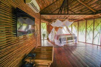 Hotel On Vacation Amazon