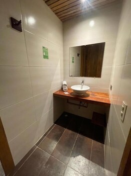 Hotel On Vacation Amazon