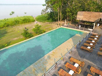 Hotel On Vacation Amazon