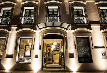 Plaza Gallery Hotel & Boutique