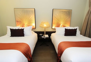 Plaza Gallery Hotel & Boutique