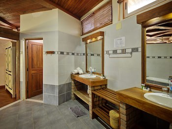 Antsanitia Resort
