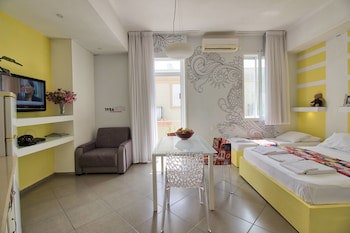1926 Designed Apartments Hotel