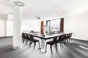Stadthotel am Romerturm galeri fotoğrafı