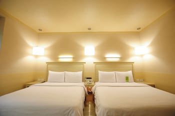 Kindness Hotel Liouhe Night Market Zhongzhen