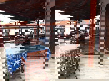 Amazon Petite Palace