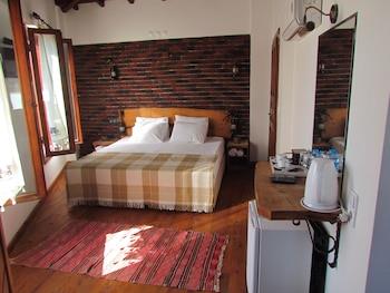 Amazon Petite Palace