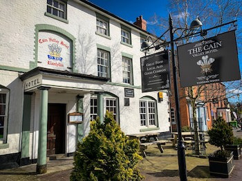 Cain Valley Hotel