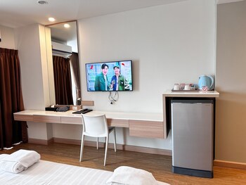 Crystal Suites Suvarnabhumi Airport