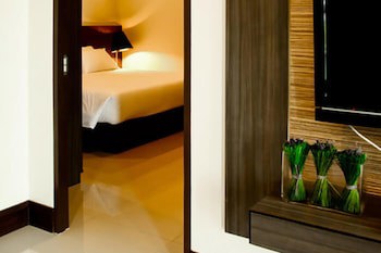 Crystal Suites Suvarnabhumi Airport