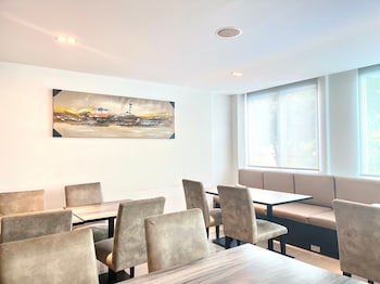 Crystal Suites Suvarnabhumi Airport