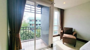 Crystal Suites Suvarnabhumi Airport