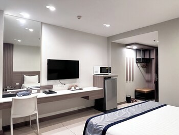 Crystal Suites Suvarnabhumi Airport