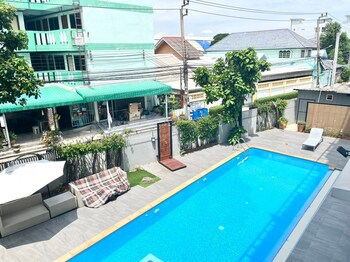 Crystal Suites Suvarnabhumi Airport