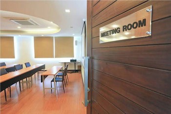 Crystal Suites Suvarnabhumi Airport