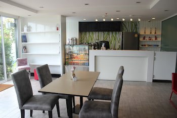 Crystal Suites Suvarnabhumi Airport