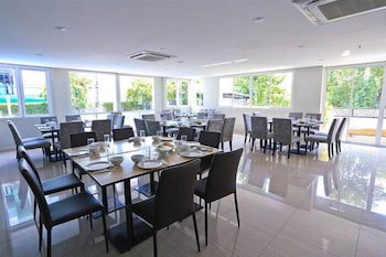 Crystal Suites Suvarnabhumi Airport