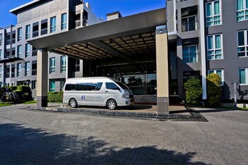 Crystal Suites Suvarnabhumi Airport