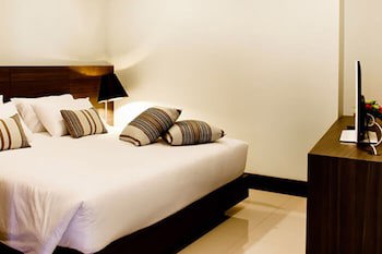 Crystal Suites Suvarnabhumi Airport