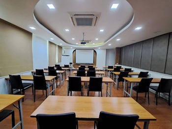 Crystal Suites Suvarnabhumi Airport