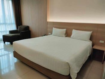 Crystal Suites Suvarnabhumi Airport