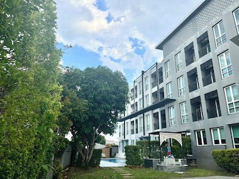 Crystal Suites Suvarnabhumi Airport