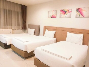 Crystal Suites Suvarnabhumi Airport
