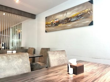 Crystal Suites Suvarnabhumi Airport