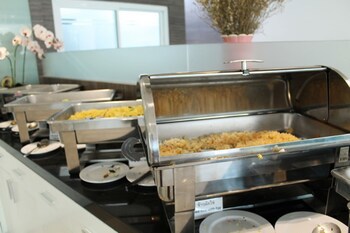 Crystal Suites Suvarnabhumi Airport