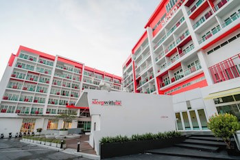 SLEEP WITH ME HOTEL design hotel @ patong