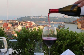 Corinne Art & Boutique Hotel