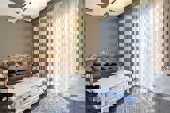 Elegance East Hotel - Boutique Class