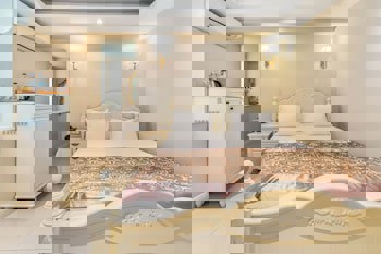 Elegance East Hotel - Boutique Class