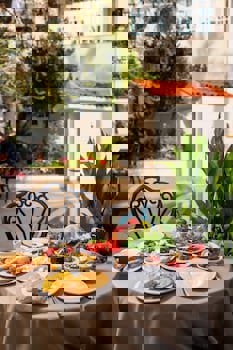 Elegance East Hotel - Boutique Class