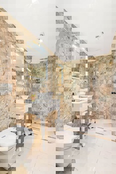 Elegance East Hotel - Boutique Class