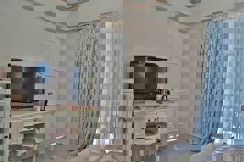 Elegance East Hotel - Boutique Class