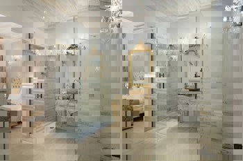 Elegance East Hotel - Boutique Class