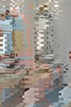 Elegance East Hotel - Boutique Class